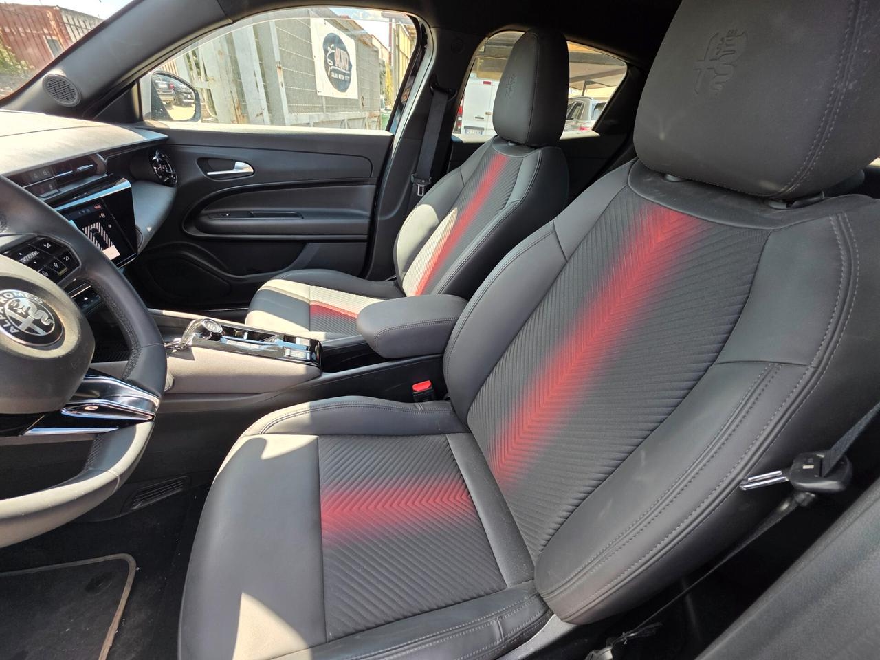 Alfa Romeo Junior 1.2 136 CV Hybrid eDCT6 Speciale