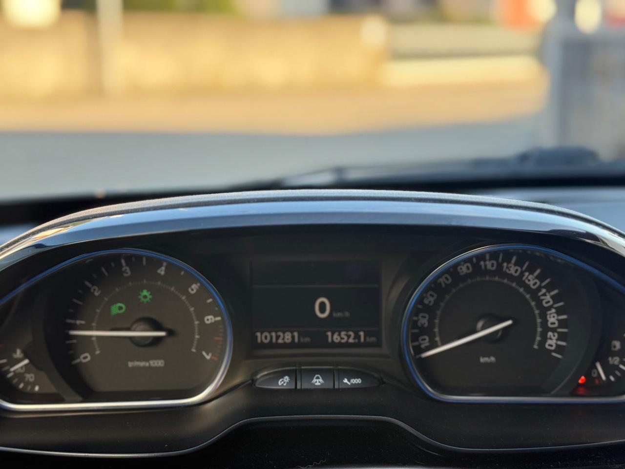 PEUGEOT 2008 1.2 BENZINA POCHI KM EURO6b 2016