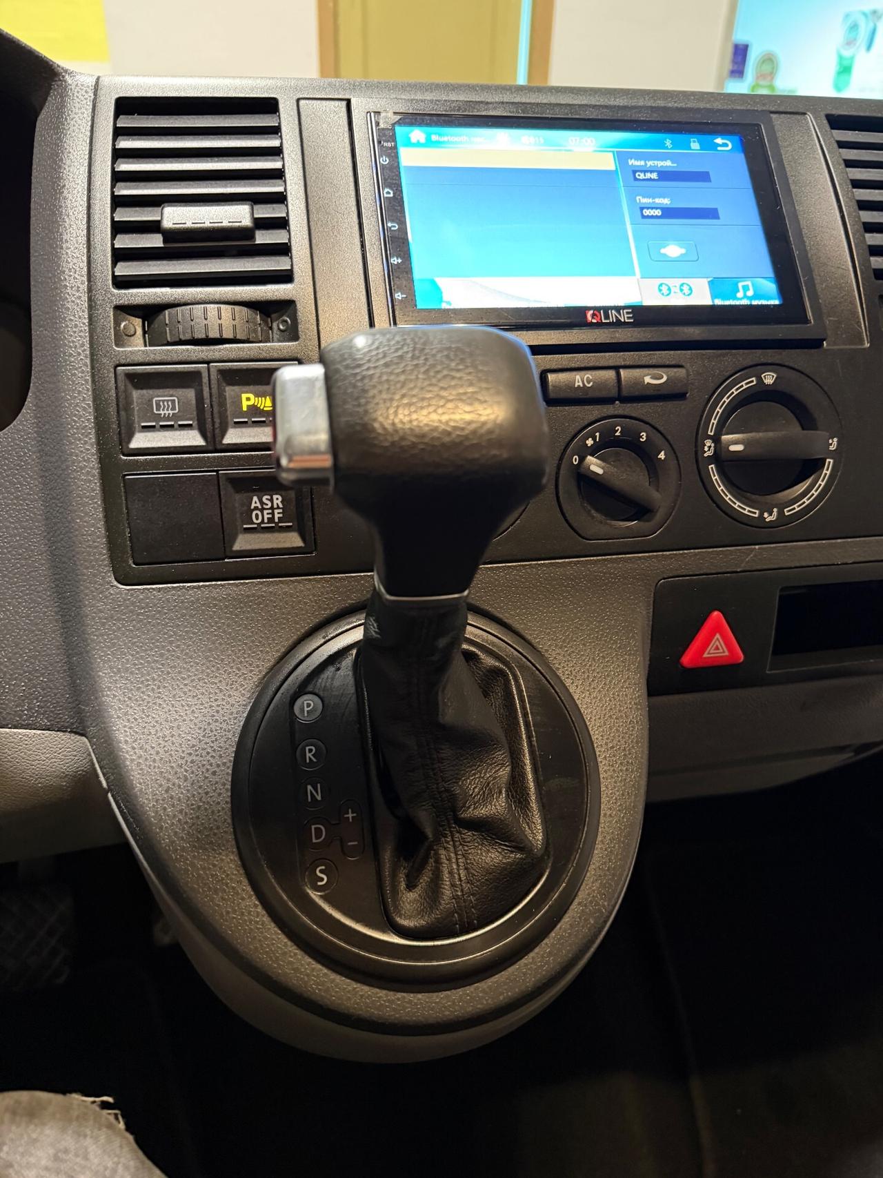 Volkswagen Transporter T-EDITION FULL 2.5 TDI 180CV DSG 2010