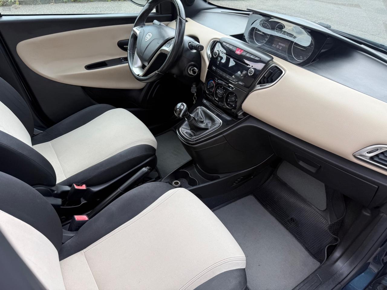 Lancia Ypsilon 1.3 MJT 16V 95 CV 5 porte S&S 30th Anniversary