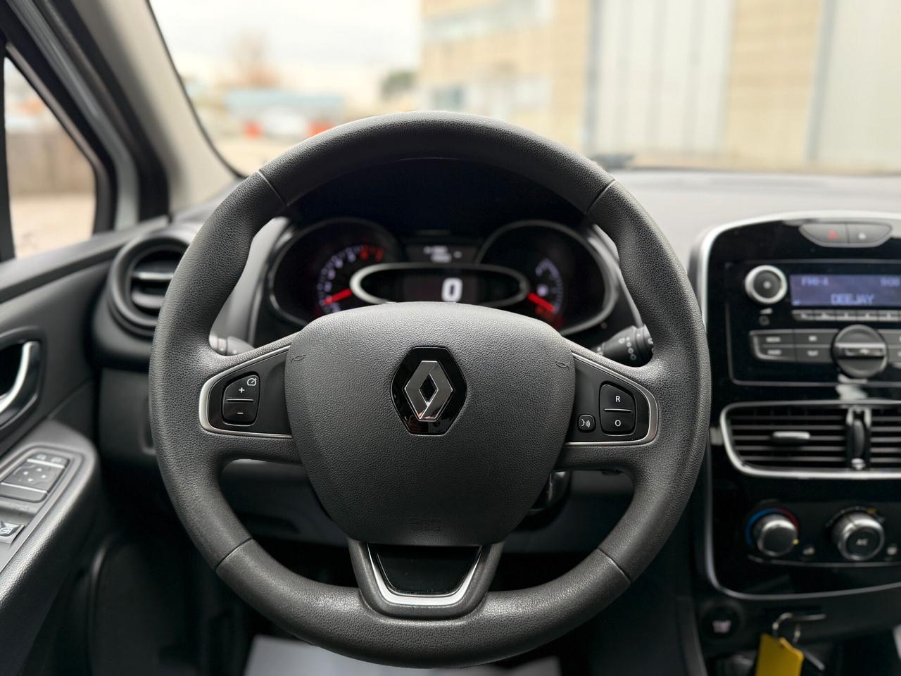 Renault Clio 1.2 75 CV 5 porte Duel