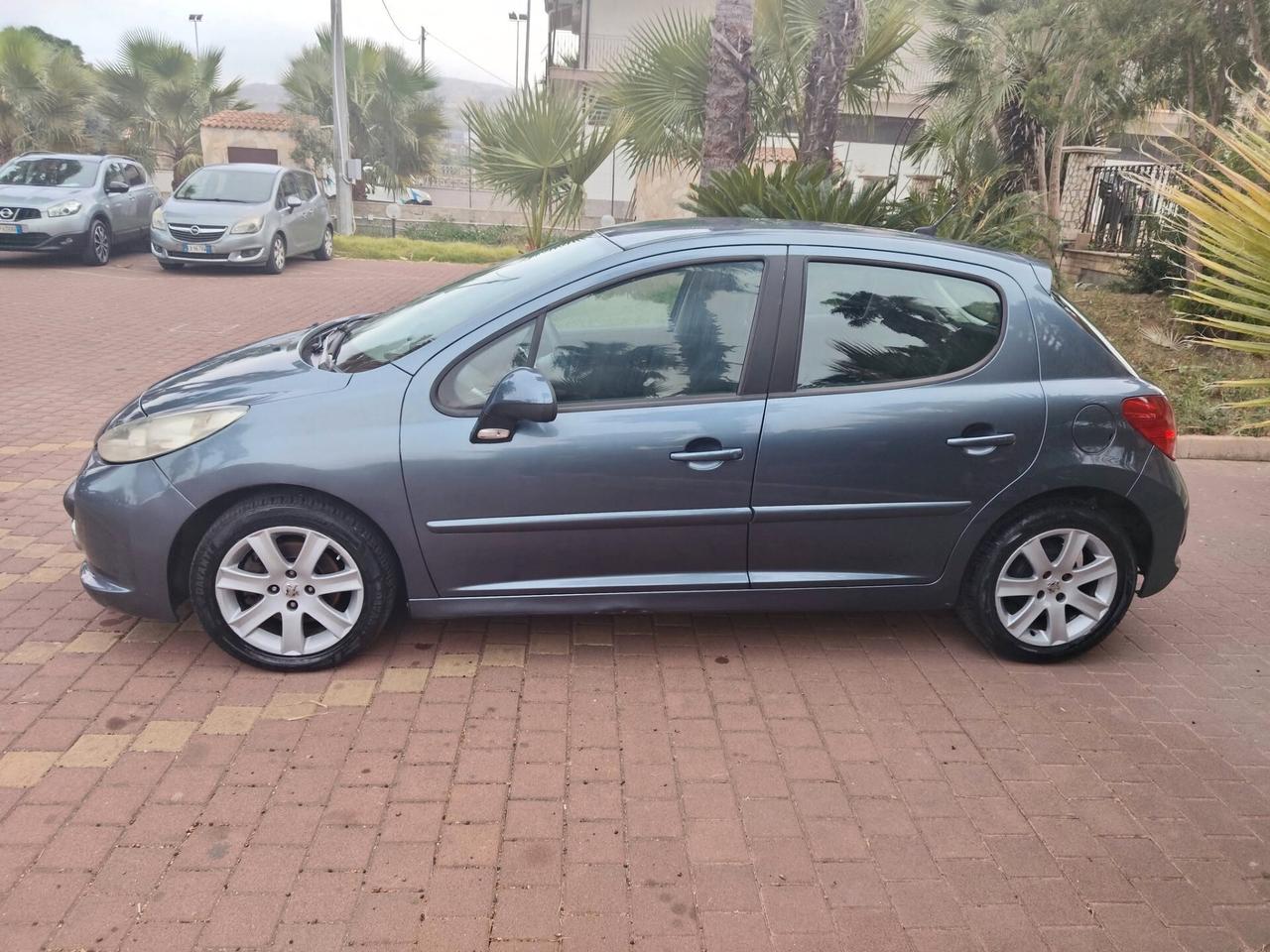 Peugeot 207 1.6 HDi 90CV 5p. XS
