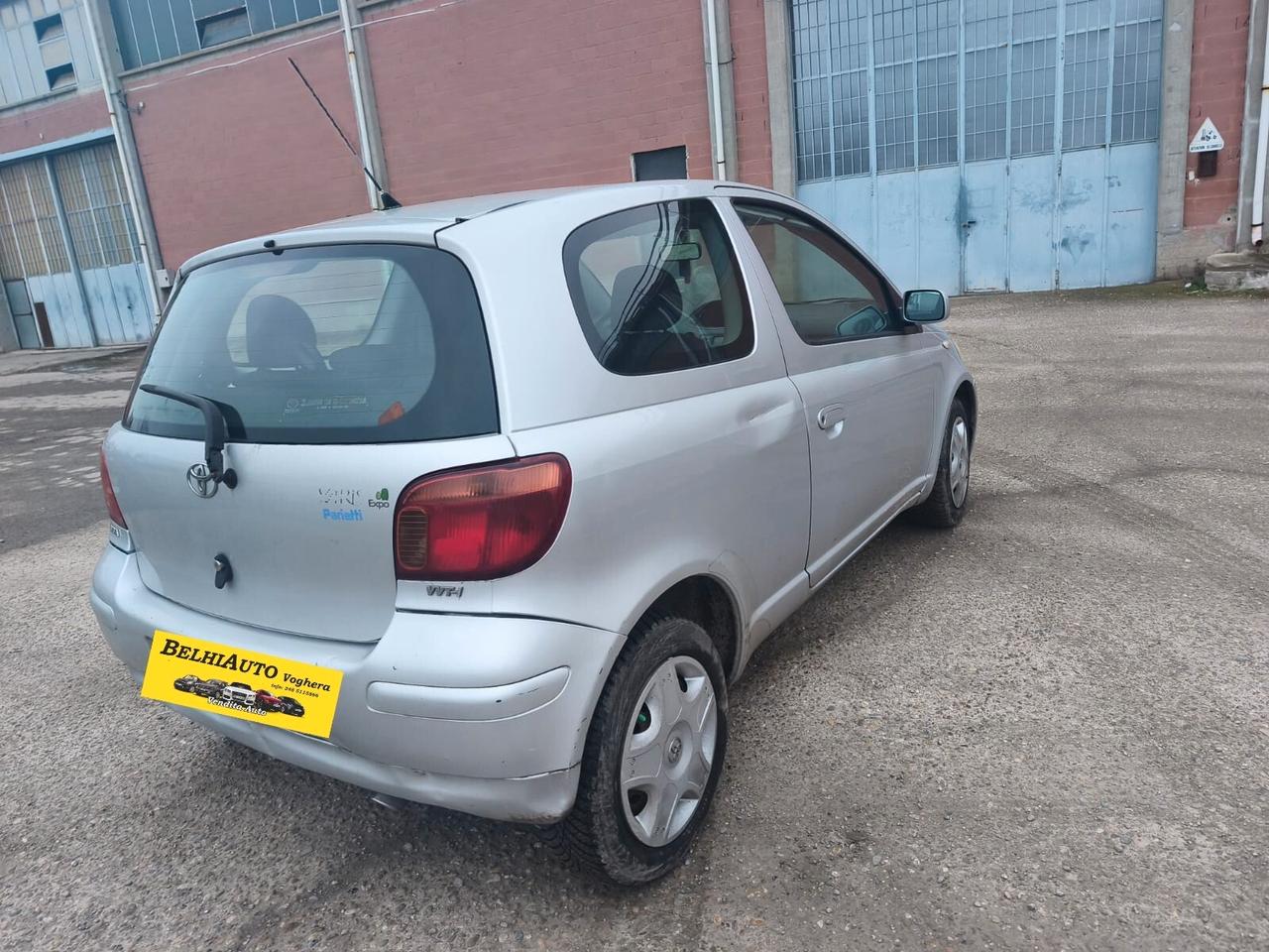 Toyota Yaris 2005---1.0 Benzina Neopatentati