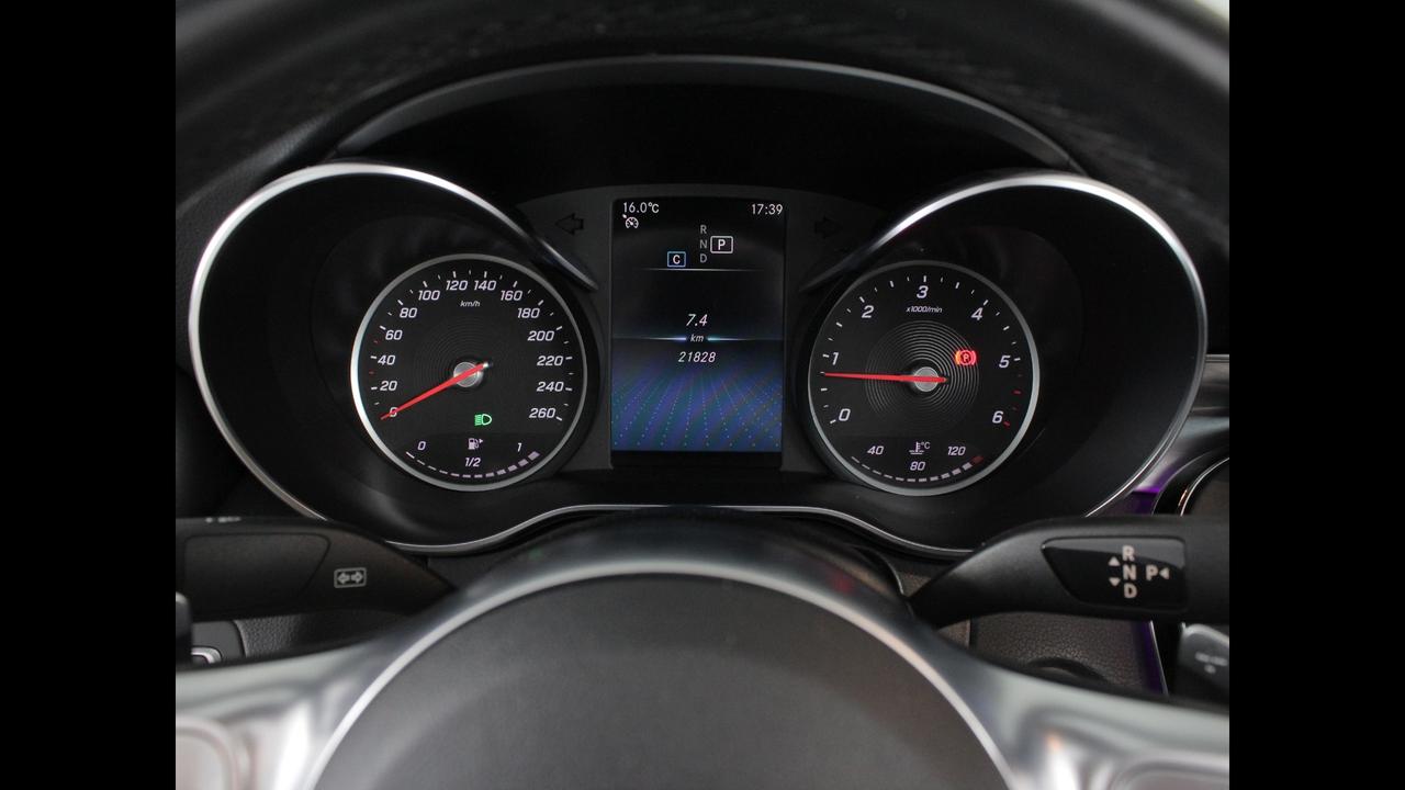 Mercedes-Benz Classe C-A205 2018 Cabrio - C Cabrio 220 d Sport auto