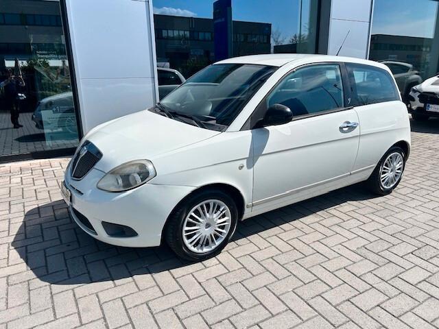 Lancia Ypsilon 1.2 69 CV Platinum