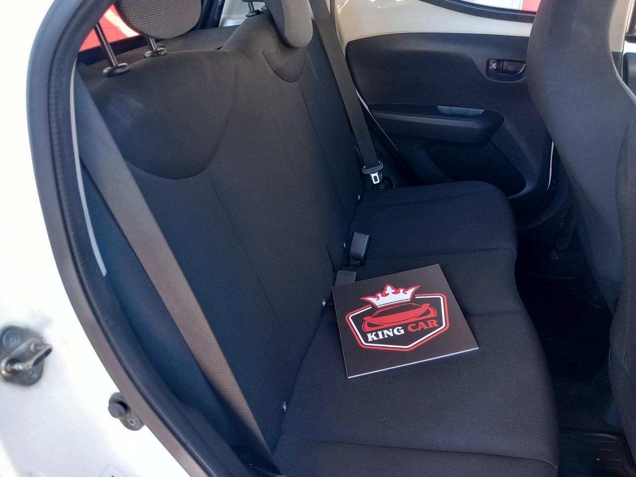 Toyota Aygo Connect 1.0 VVT-i 72 CV 5 porte x-play