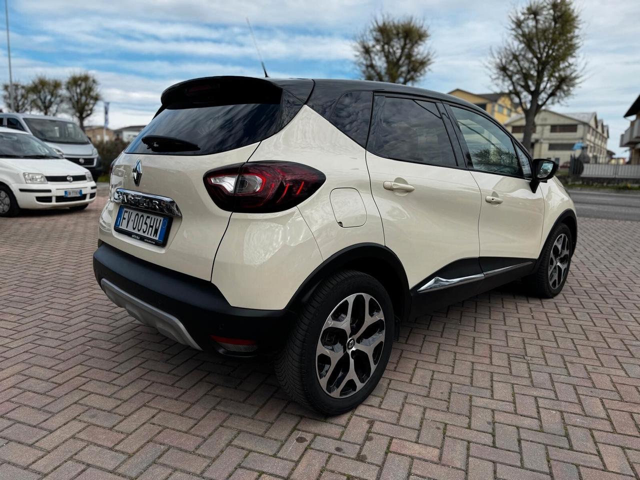 Renault Captur dCi 8V 90 CV EDC Initiale Paris