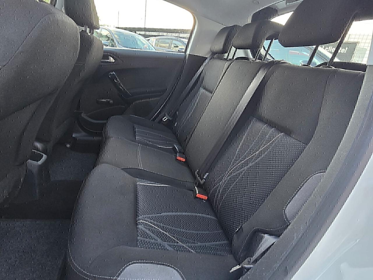 Peugeot 208 1.4 DIESEL 75CV tagliandata