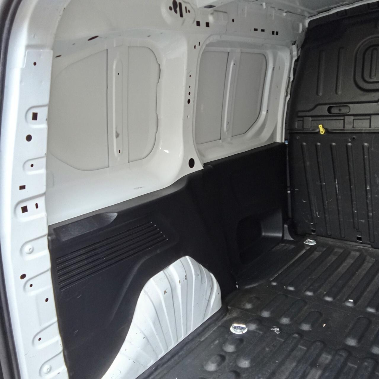 Citroen Berlingo BlueHDi 75 Van 3 posti 019