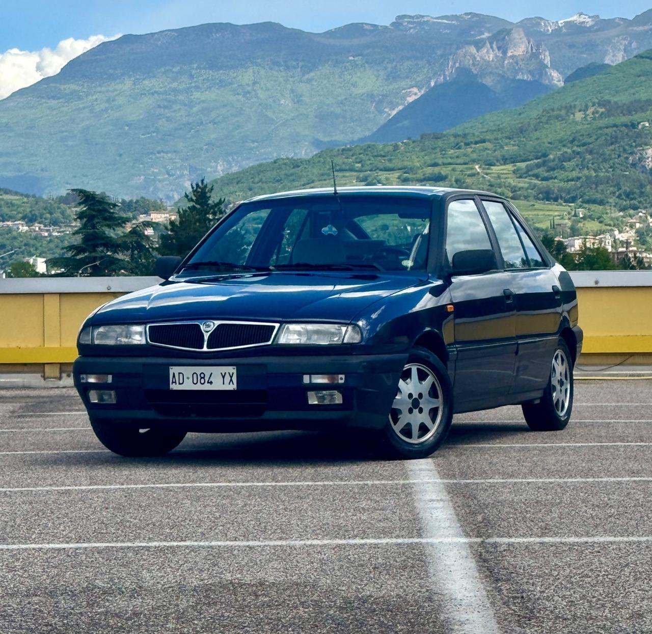 Lancia Delta 1.6 i.e. cat 5 porte LE Neopatentati