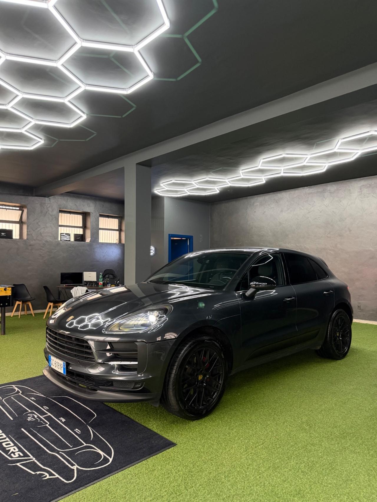 Porsche Macan 2.0 BENZ 250cv NO SUPERBOLLO