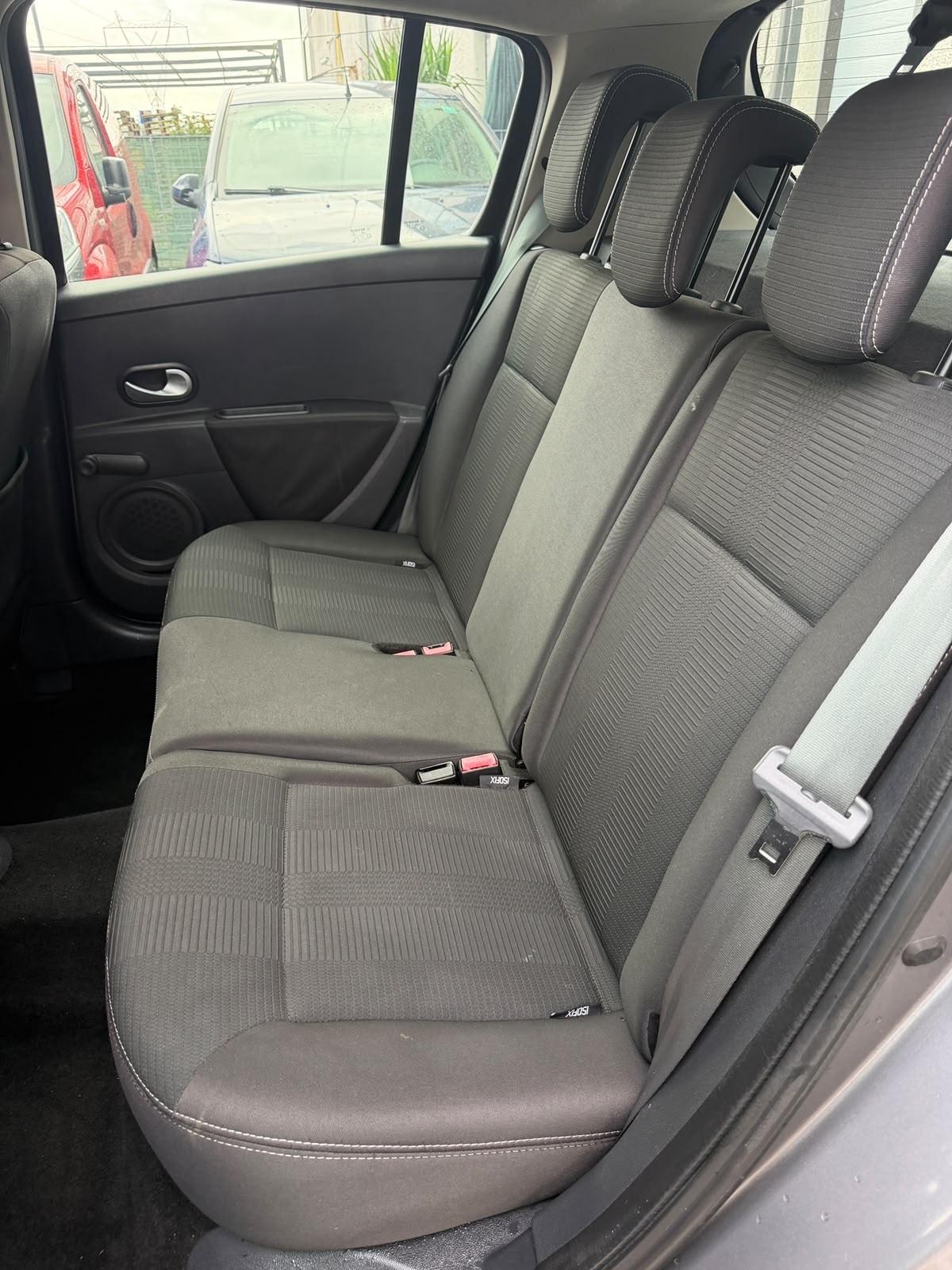 Renault Clio 1.2 16V 5 porte Luxe