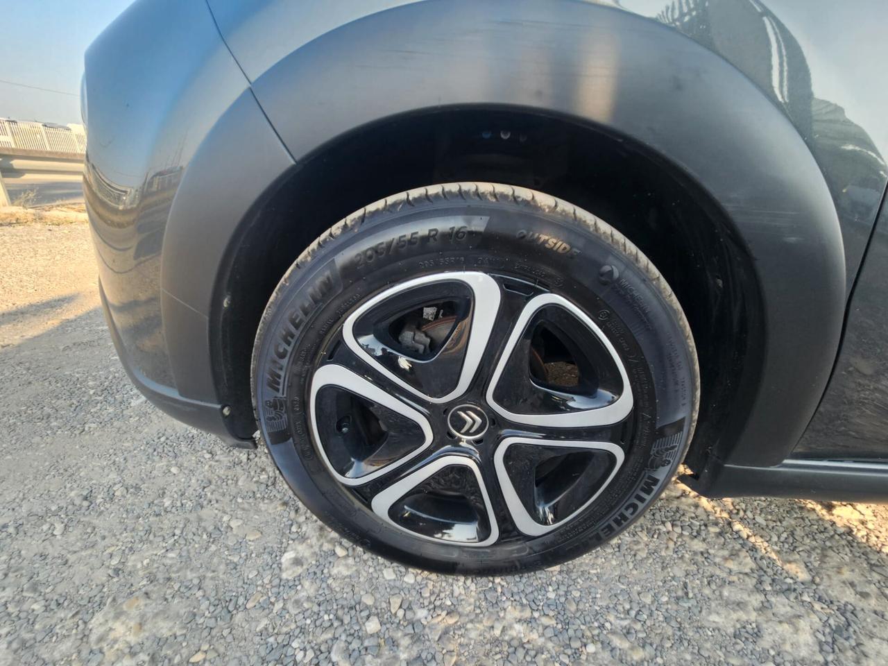 Citroen C3 82 Shine-2017