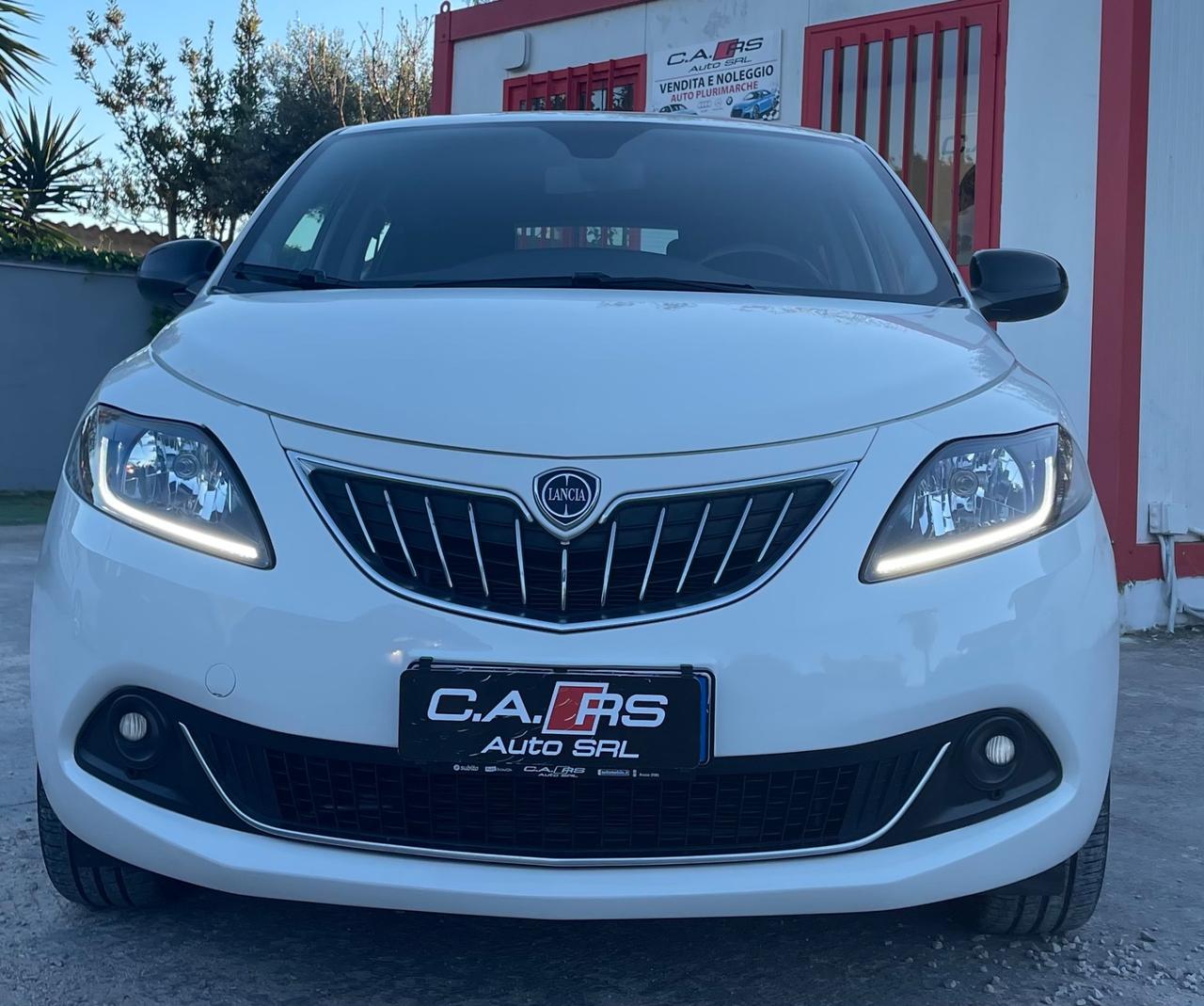 Lancia Ypsilon Gold Hybrid 1.0 FireFly 70cv