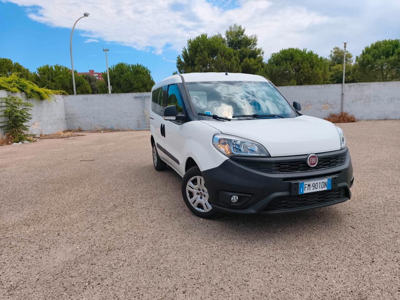 Fiat doblo autocarro 5 posti ( 12 mesi di garanzia completa)