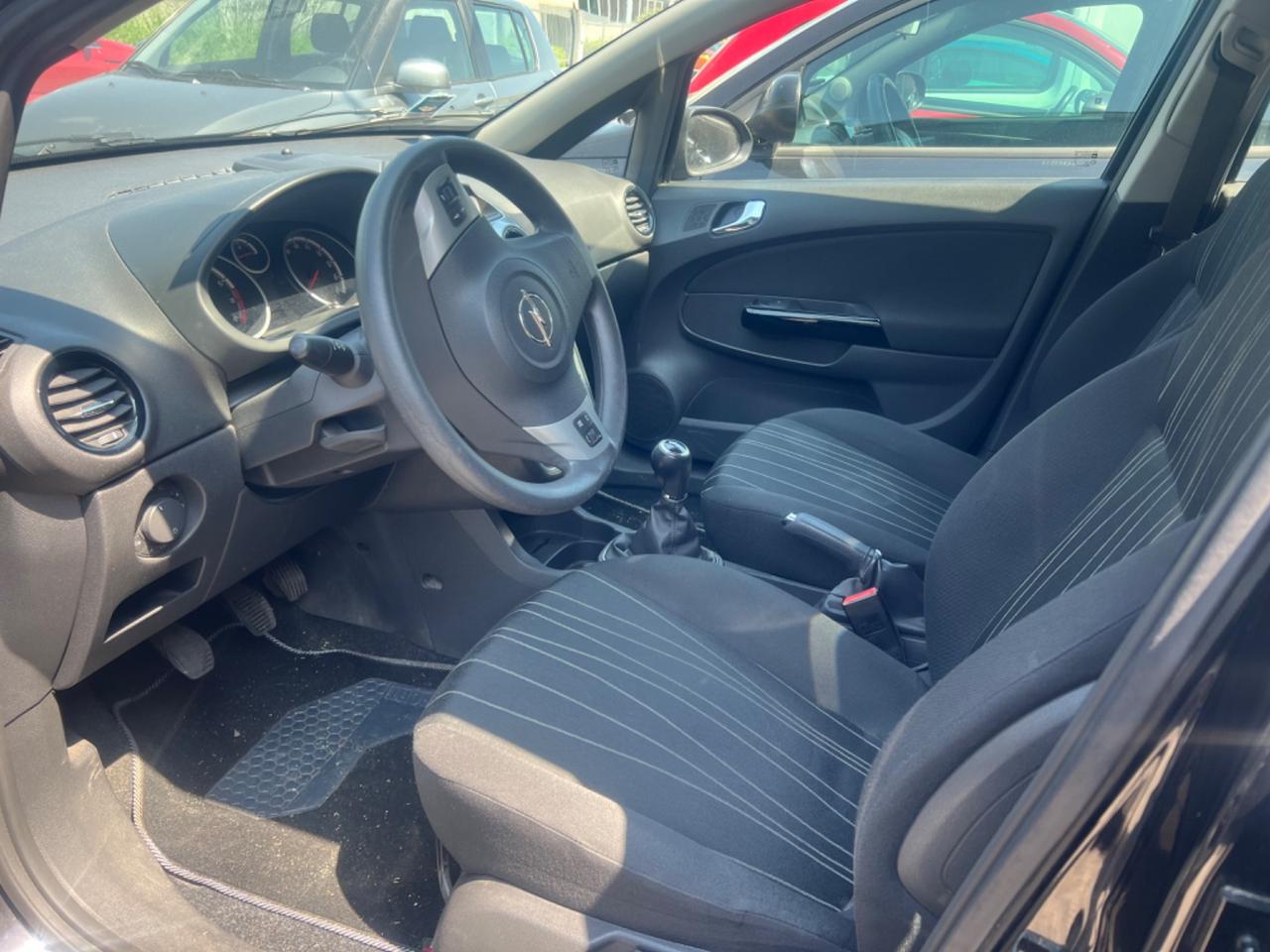 Opel Corsa 1.2 5 porte Cosmo