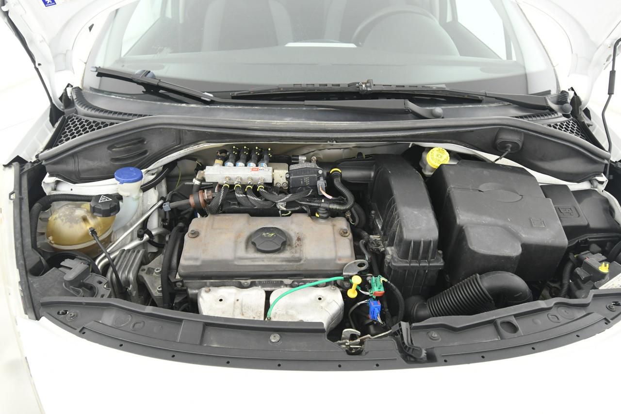 PEUGEOT 207 5p 1.4 8v X-Line eco-Gpl FL X COMMERCIANTI+NEOPATENTATI