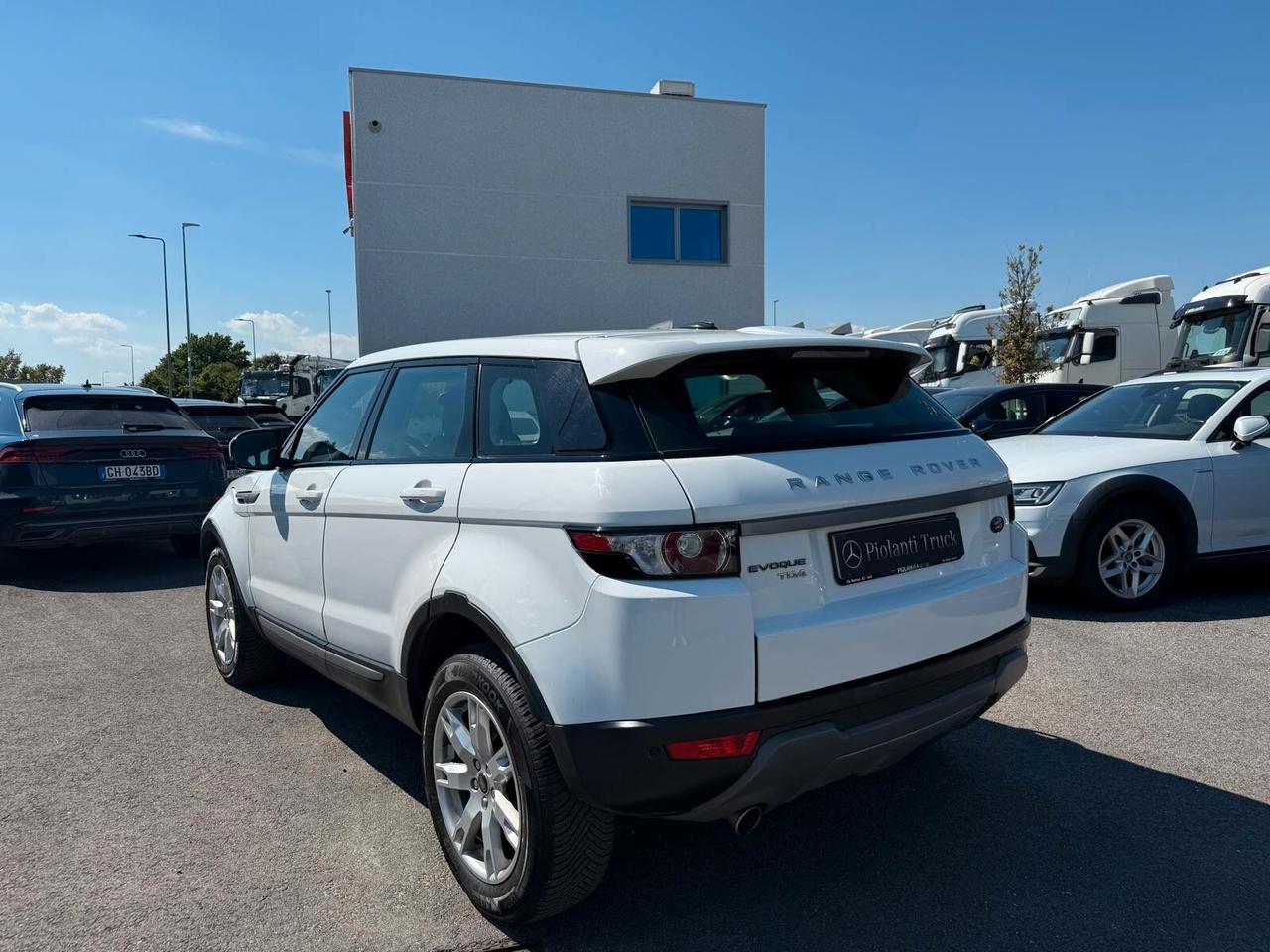 Land Rover Range Evoque 2.2 TD4 5p. Pure