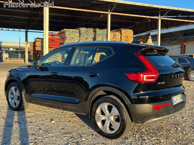 VOLVO XC40 XC40 2.0 b4 Momentum Pro awd auto my21 - GG617AR