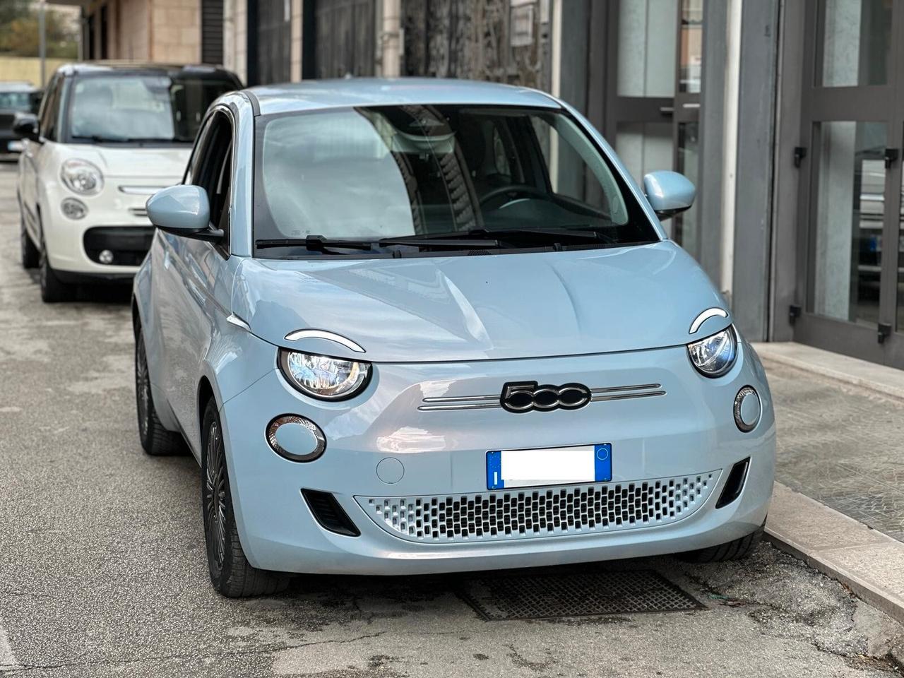 Fiat 500e Berlina 43 kWh La Prima