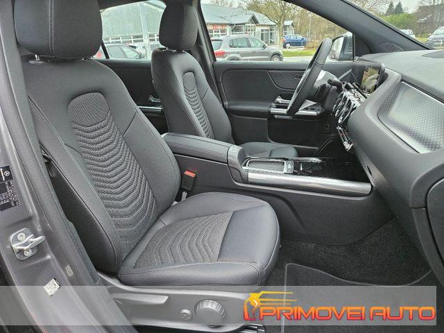 MERCEDES-BENZ GLA 200 Automatic Progressive