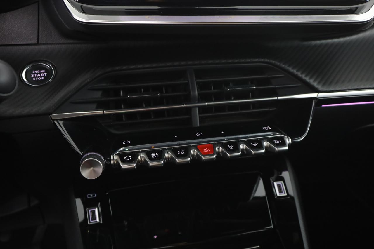 PEUGEOT 2008 2ª serie 2008 Hybrid 136 e-DCS6 GT