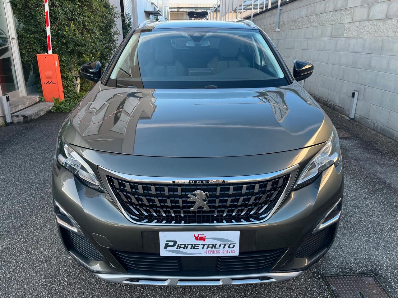 Peugeot 3008 1.5 bluehdi 130cv Allure eat8 NAVI/CAMERA PERF.