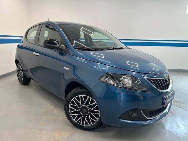 Lancia Ypsilon 1.0 firefly hybrid Gold s * 2024 * 10.000 KM *