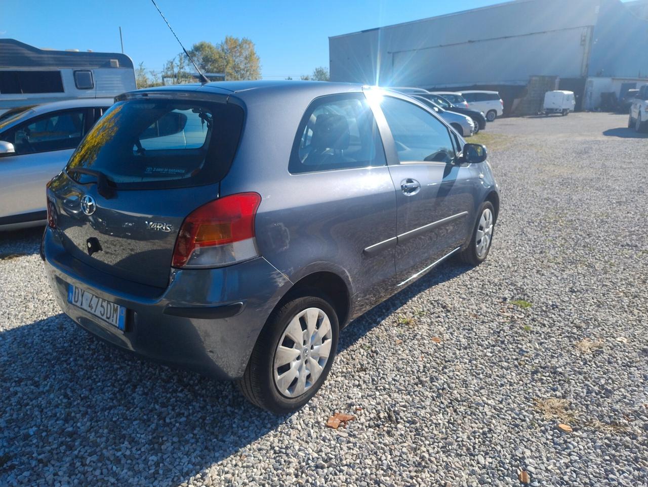 Toyota Yaris 1.0 3 porte Sol