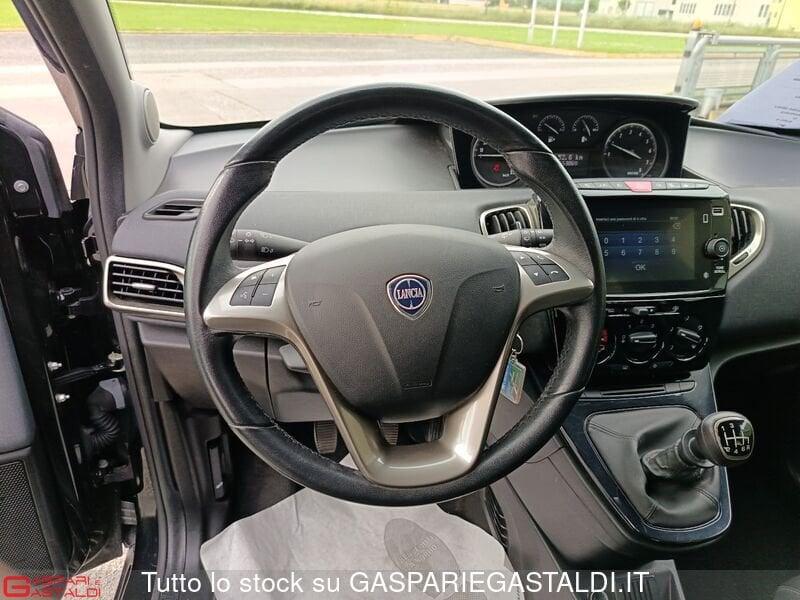 Lancia Ypsilon 1.0 FireFly 5 porte S&S Hybrid Silver