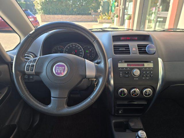 FIAT Sedici 1.6 16V 4x4 Dynamic Clima Autom C.L 16" Radio CD