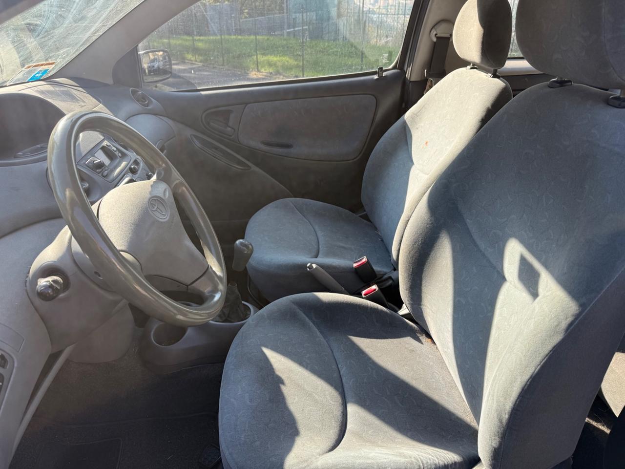 Toyota Yaris 1.0i 16V cat 3 porte