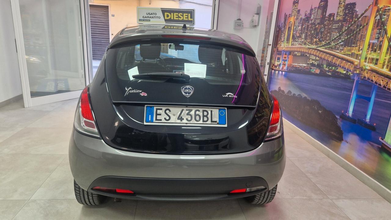 Lancia Ypsilon 1.3 MJT bicolor