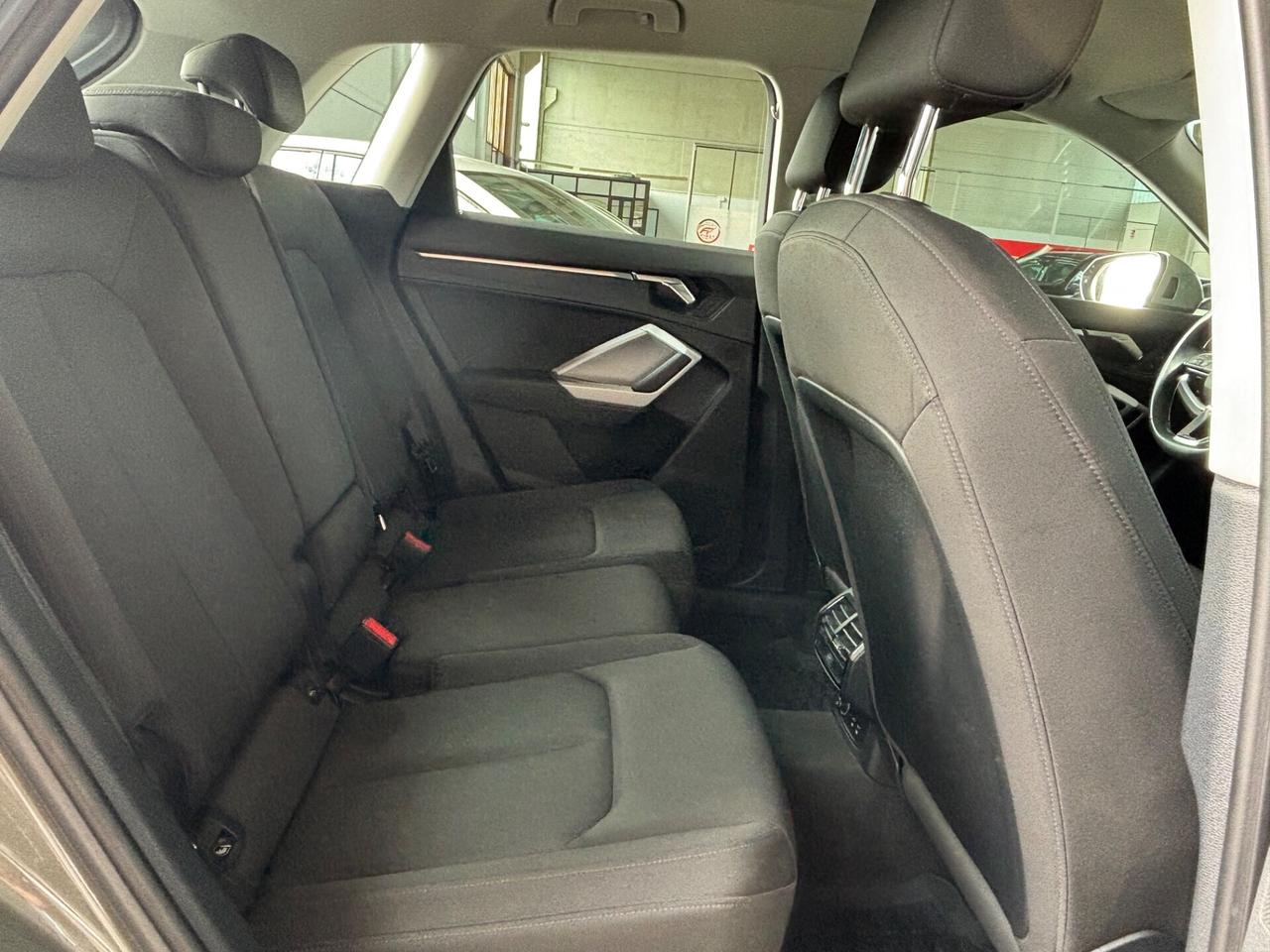 Audi Q3 35 TDI S line edition