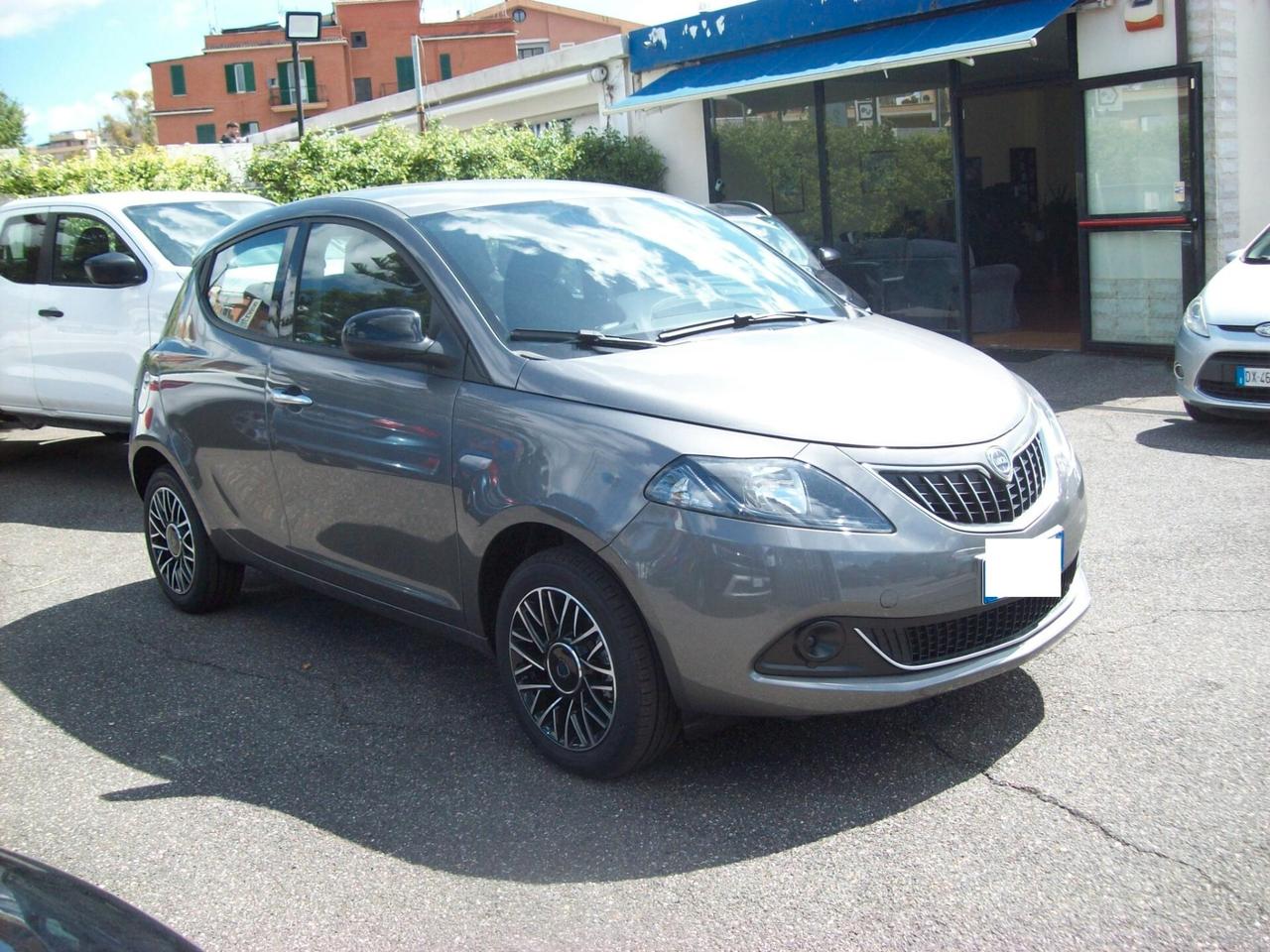 Lancia Ypsilon 1.0 FireFly 5 porte S&S Hybryd PREMIUM