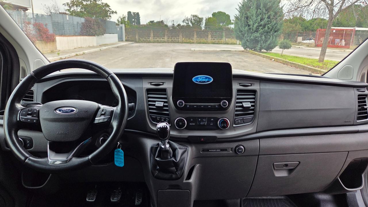 Ford Transit Custom 9 Posti Titanium prolungato Uni pro