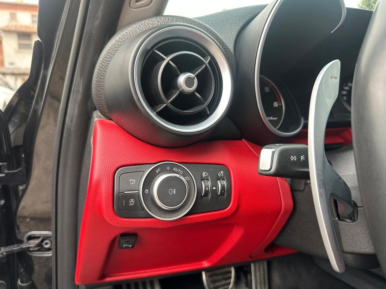 Alfa Romeo Giulia 2.2 Turbodiesel 210 CV AT8 AWD Q4 Veloce