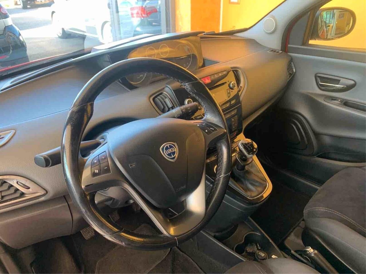 Lancia Ypsilon