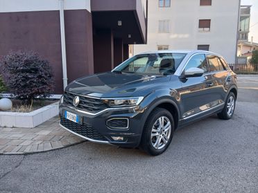 Volkswagen T-Roc 1.0 TSI 115 CV Style teck pack+doppi cerchi tua a € 199 mese