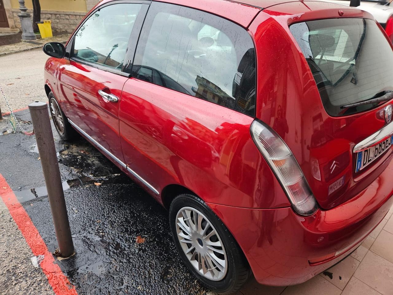Lancia Ypsilon 1.3 MJT 75 CV Argento