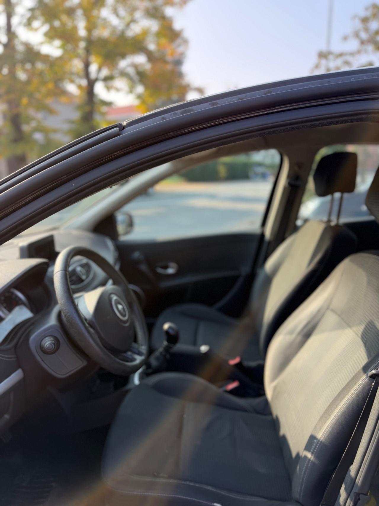 Renault Clio 1.2 16V 5 porte GPL Dynamique
