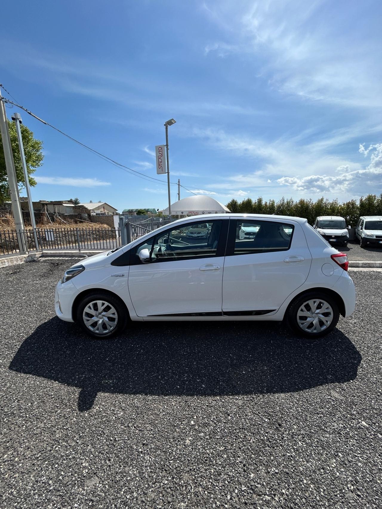 Toyota Yaris 1.5 Hybrid 5 porte Cool