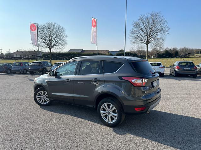 FORD Kuga 2.0 TDCI 150 CV S&S 2WD Titanium