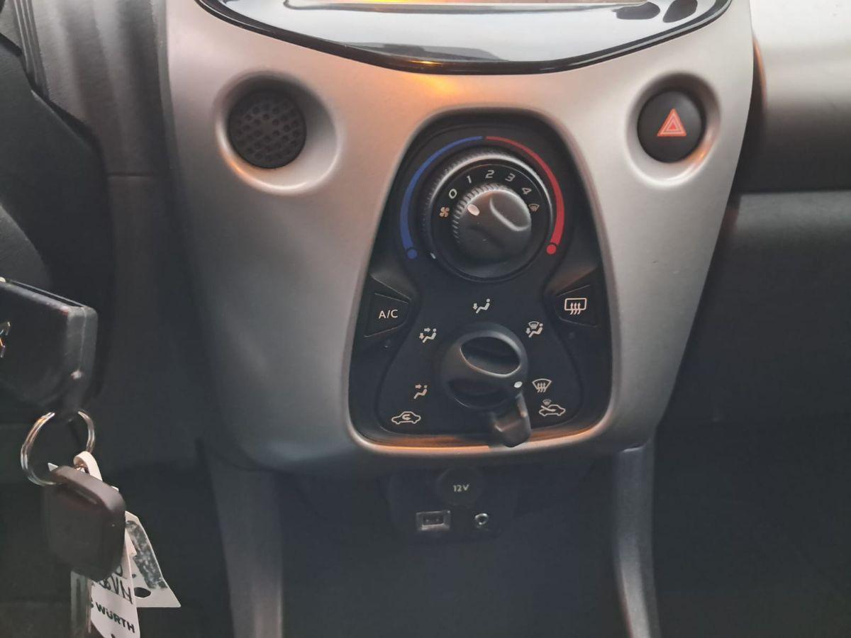 PEUGEOT - 108 5p 1.0 AUTOMATICA