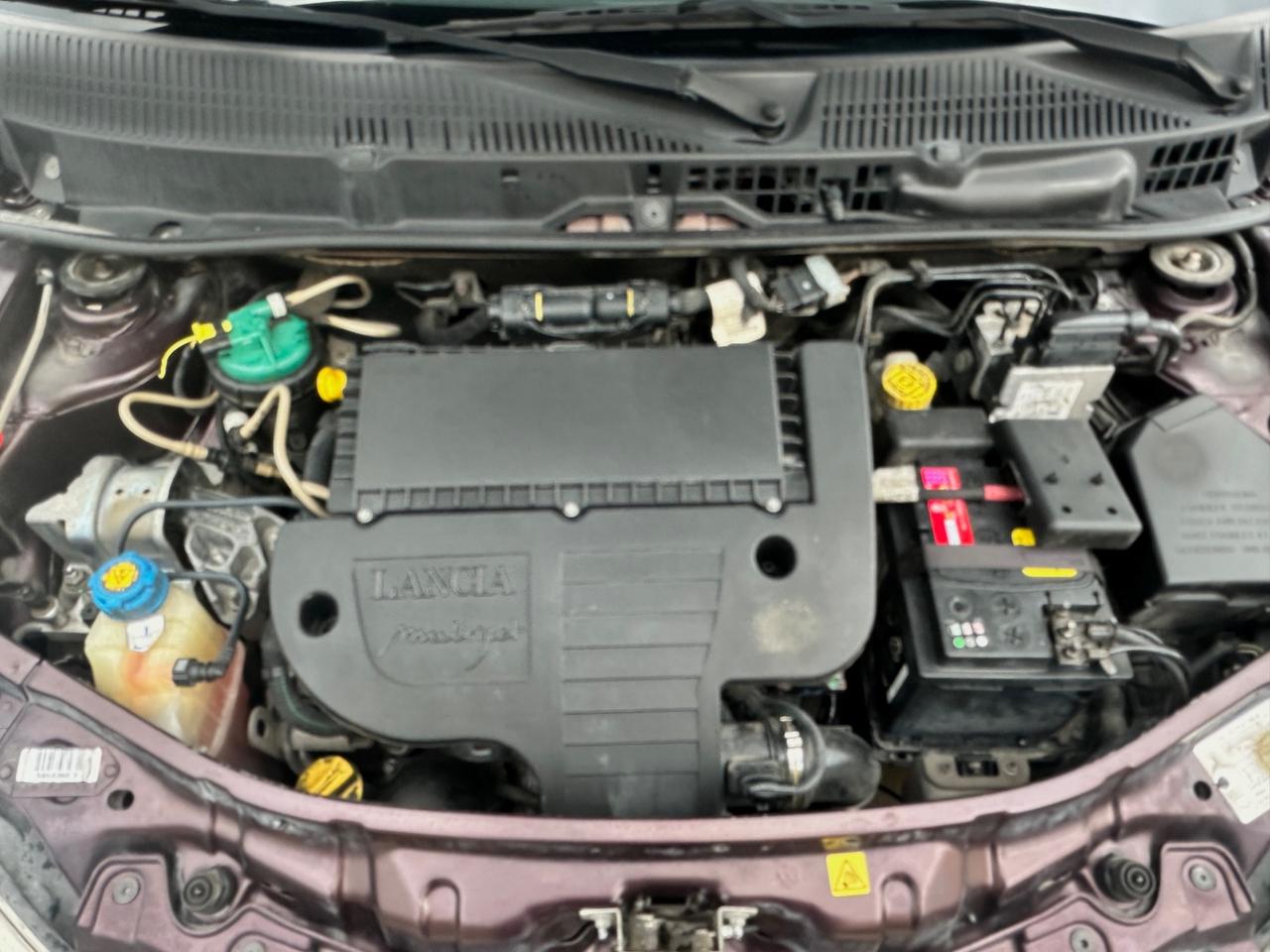 Lancia Ypsilon 1.3 MJT 75 CV 3p Platino