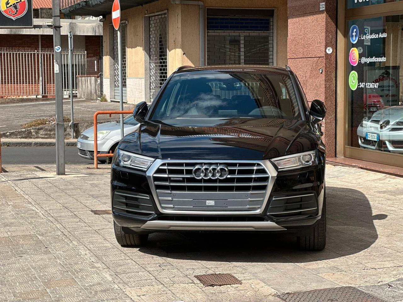 Audi Q5 35 TDI Sport tua a 352€ senza anticipo