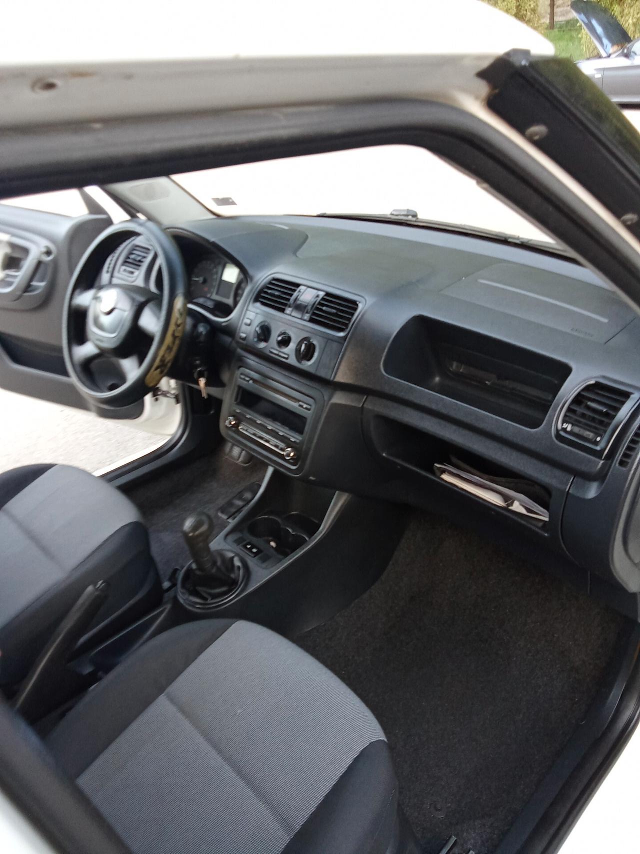 Skoda Fabia 1.6 TDI 75CV N1 011