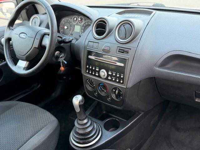Ford Fiesta 1.4 16V 5p. Ghia Euro 4 adatta a neopatentati