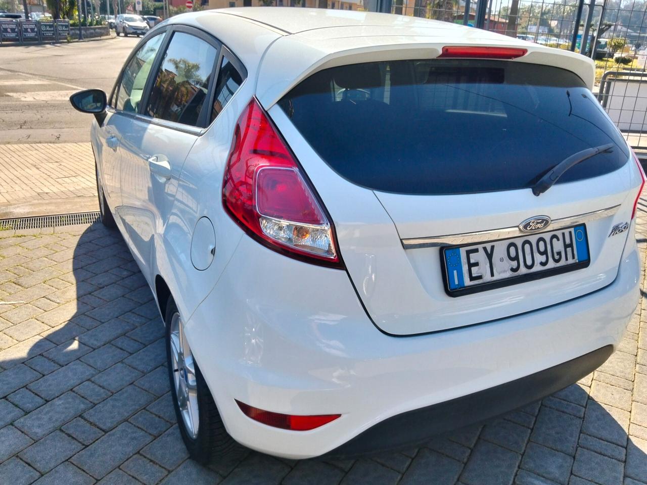 Ford Fiesta 1.5 TDCi 75CV 5 porte Titanium