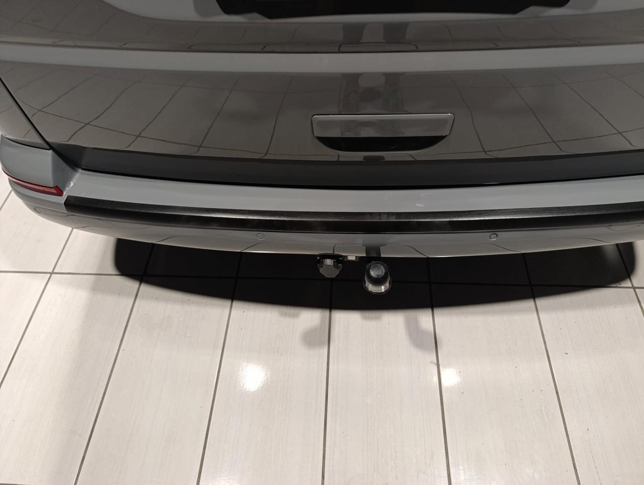 Volkswagen Caravelle DEL 2019 - DSG 4 x 4 GANCIO TRAINO